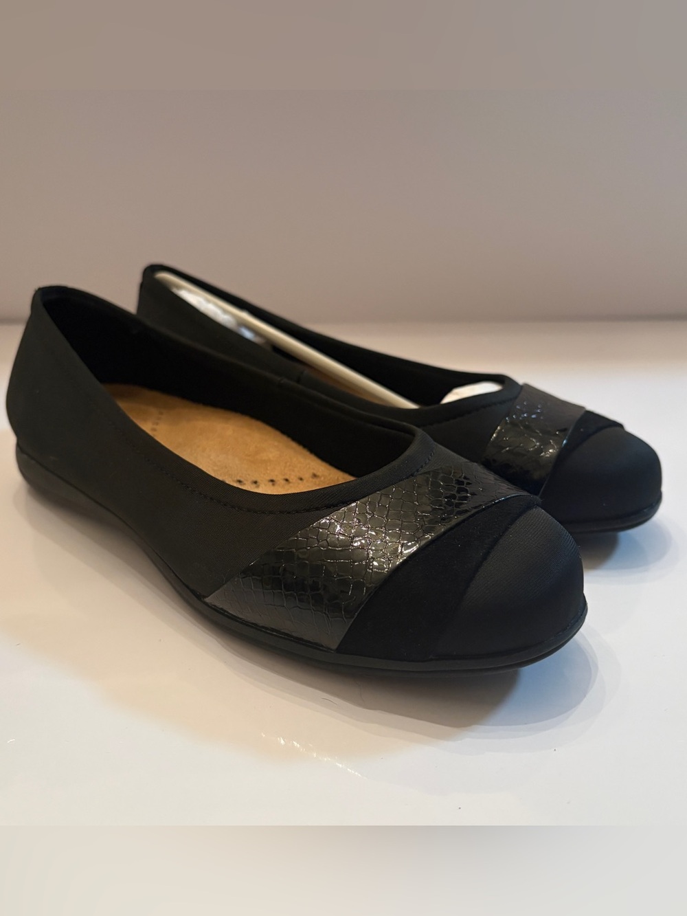 Trotters Black Danni Microfiber & Leather Ballet Flats - Size 7 1/2 W